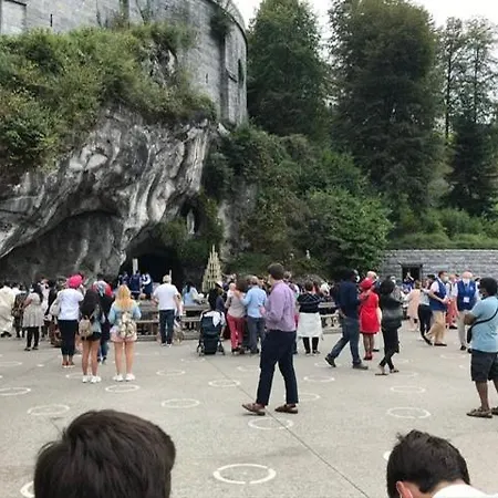 D'hotes Chez Christiane 住宿加早餐酒店 *