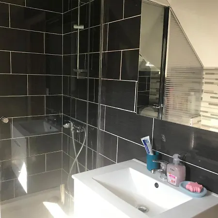 D'hotes Chez Christiane 住宿加早餐酒店 卢德