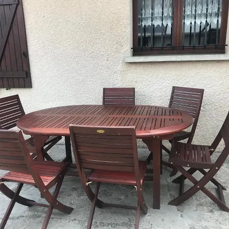 D'hotes Chez Christiane 住宿加早餐酒店 卢德