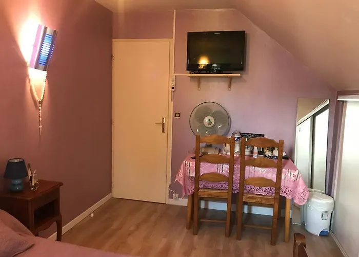 فندق مبيت وإفطار D'hotes Chez Christiane *